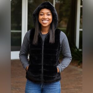 Boundless Women's Black Quilted Hooded Vest